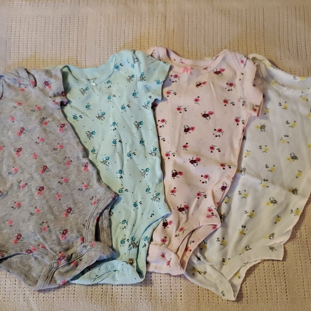 4, 6m onesies